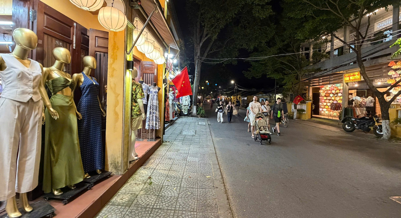 Bất ngờ diện mạo phố cổ Hội An về đ&ecirc;m- Ảnh 1.