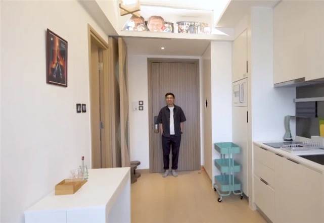 Cặp đ&ocirc;i sống trong căn hộ 32m&sup2; ở HongKong: Vắt &oacute;c nghĩ c&aacute;ch b&agrave;i tr&iacute;, kh&ocirc;ng d&aacute;m l&atilde;ng ph&iacute; 1 centimet n&agrave;o- Ảnh 4.