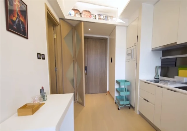 Cặp đ&ocirc;i sống trong căn hộ 32m&sup2; ở HongKong: Vắt &oacute;c nghĩ c&aacute;ch b&agrave;i tr&iacute;, kh&ocirc;ng d&aacute;m l&atilde;ng ph&iacute; 1 centimet n&agrave;o- Ảnh 3.