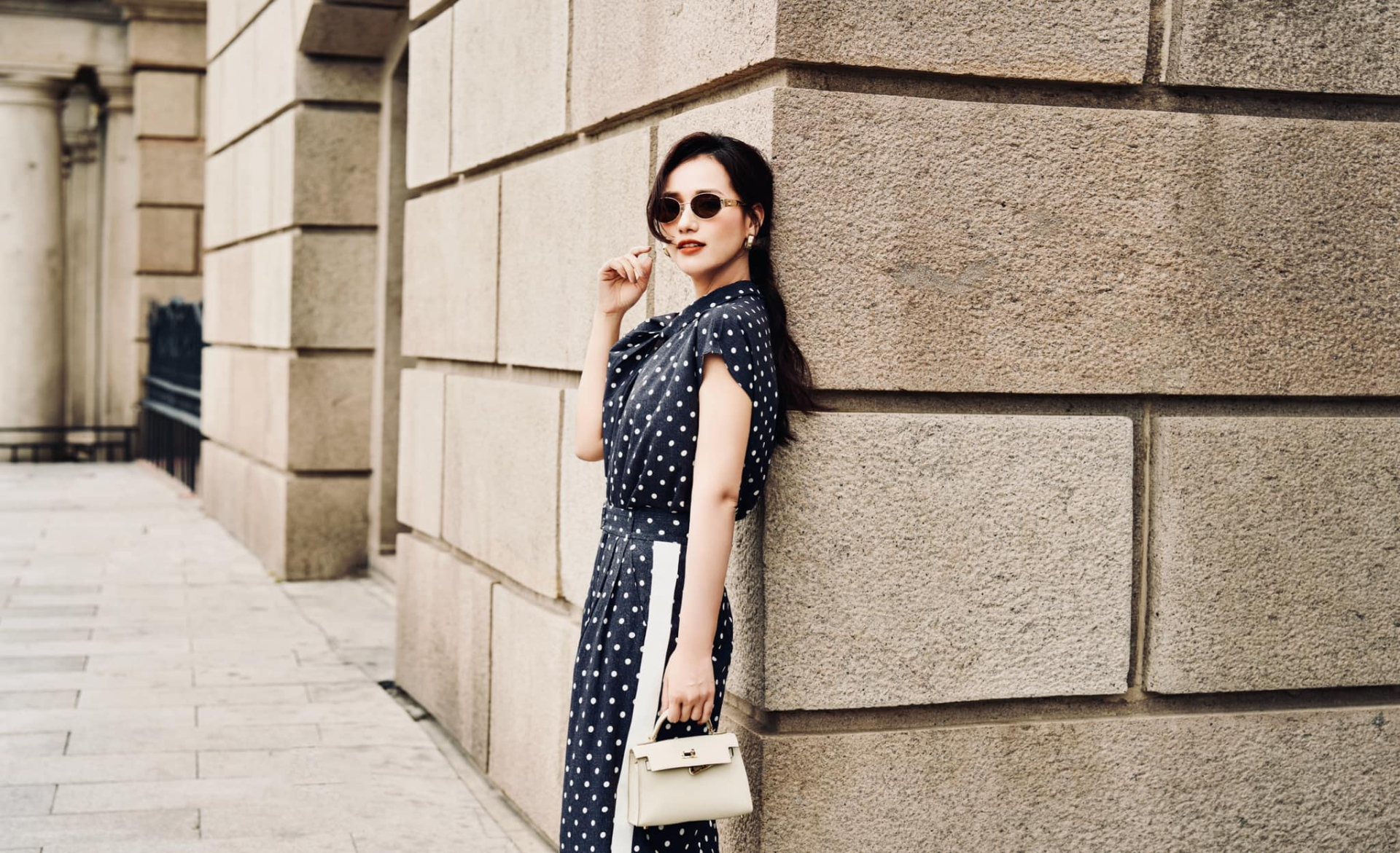 Nữ diễn vi&ecirc;n gi&agrave;u nhất miền Bắc: Tự nhận c&oacute; sugar daddy bao nu&ocirc;i, ở biệt thự 60 tỷ, kim cương nhiều v&ocirc; kể- Ảnh 8.