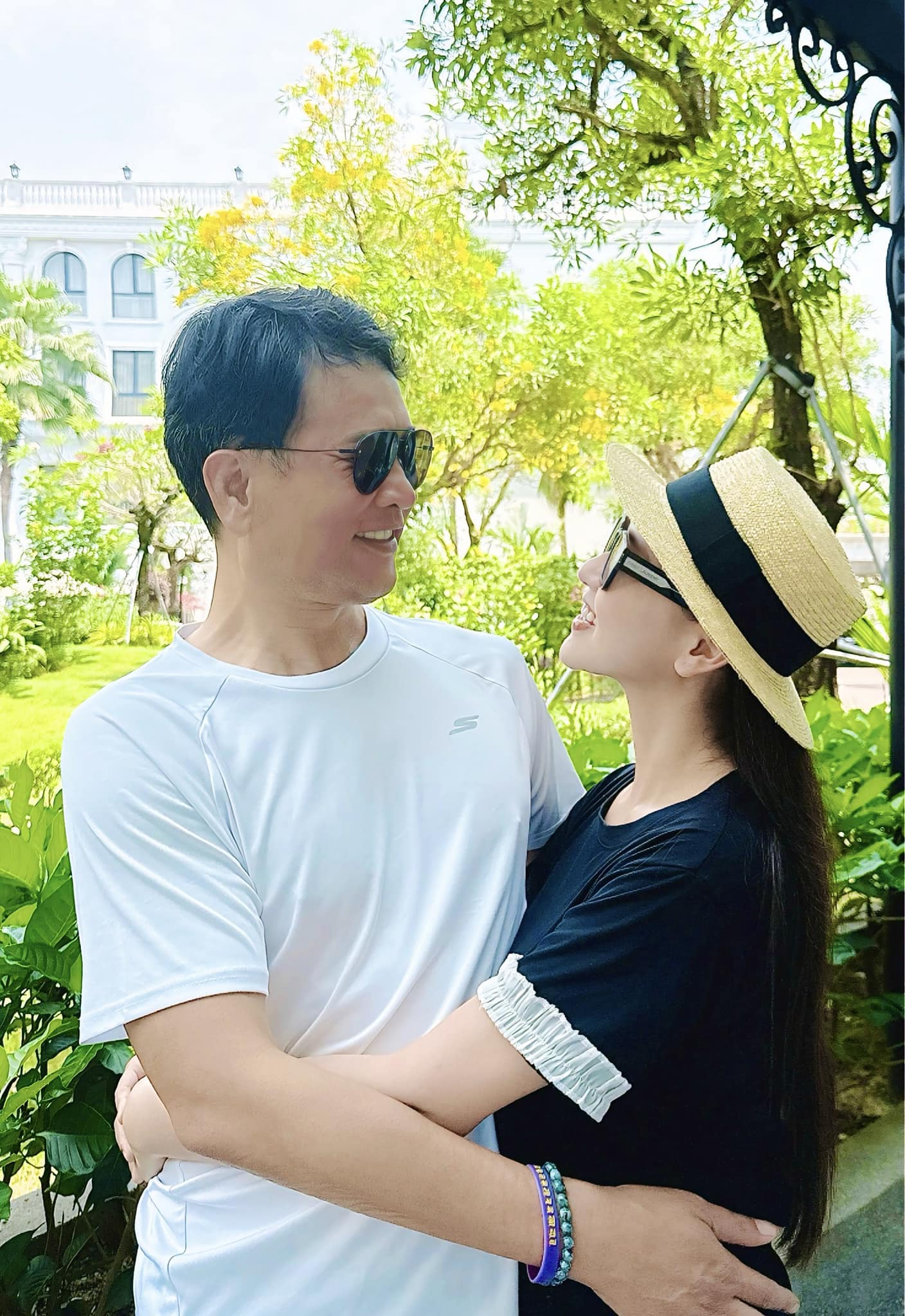 Nữ diễn vi&ecirc;n gi&agrave;u nhất miền Bắc: Tự nhận c&oacute; sugar daddy bao nu&ocirc;i, ở biệt thự 60 tỷ, kim cương nhiều v&ocirc; kể- Ảnh 7.