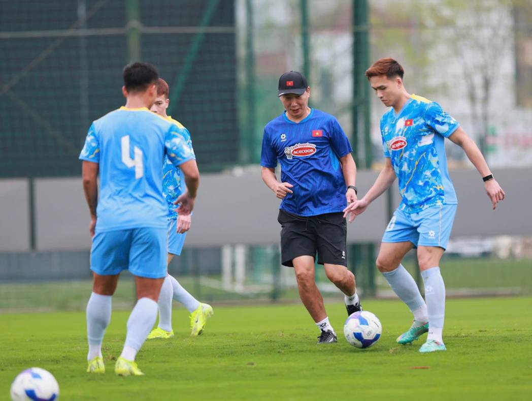 Bị chê tăng cân nặng nề, Xuân Son lên tiếng- Ảnh 4. Bị chê tăng cân nặng nề, Xuân Son lên tiếng- Ảnh 4.