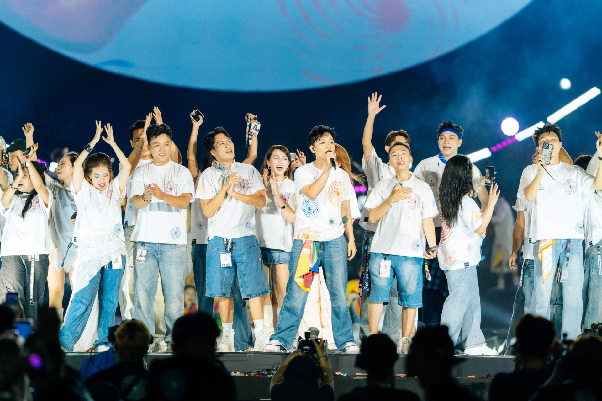 Kh&aacute;n giả than thở loạt trải nghiệm bất ổn trong concert Ho&agrave;ng Dũng, chỉ ra điểm g&acirc;y thất vọng nhất- Ảnh 3.