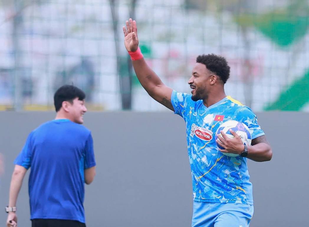 Bị chê tăng cân nặng nề, Xuân Son lên tiếng- Ảnh 1. Bị chê tăng cân nặng nề, Xuân Son lên tiếng- Ảnh 1.