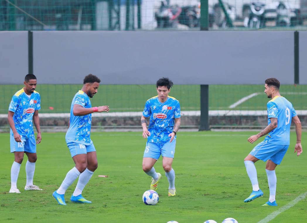 Bị chê tăng cân nặng nề, Xuân Son lên tiếng- Ảnh 5. Bị chê tăng cân nặng nề, Xuân Son lên tiếng- Ảnh 5.