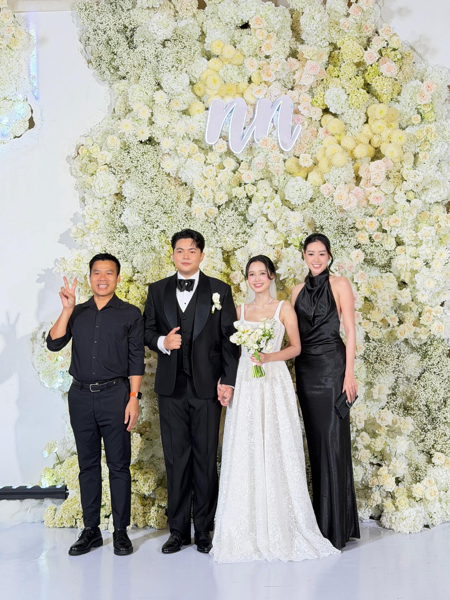 Cặp sao Vbiz tổ chức đ&aacute;m cưới tối nay: Chi Pu đẹp tinh tế, Sam - Puka c&ugrave;ng d&agrave;n sao đổ bộ ch&uacute;c mừng- Ảnh 2.