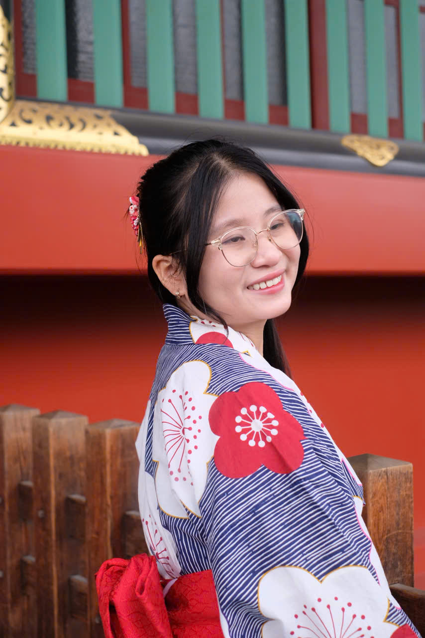 Bố mẹ chưa học hết cấp 2 nu&ocirc;i con khiếm thị đỗ c&ugrave;ng l&uacute;c Harvard, Oxford, Stanford, Johns Hopkins...: "Kh&ocirc;ng phải m&igrave;nh chọn trường m&agrave; t&agrave;i ch&iacute;nh sẽ chọn"- Ảnh 1.