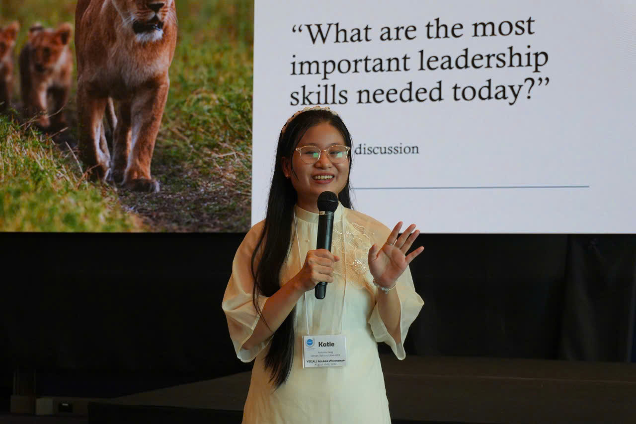 Bố mẹ chưa học hết cấp 2 nu&ocirc;i con khiếm thị đỗ c&ugrave;ng l&uacute;c Harvard, Oxford, Stanford, Johns Hopkins...: "Kh&ocirc;ng phải m&igrave;nh chọn trường m&agrave; t&agrave;i ch&iacute;nh sẽ chọn"- Ảnh 10.