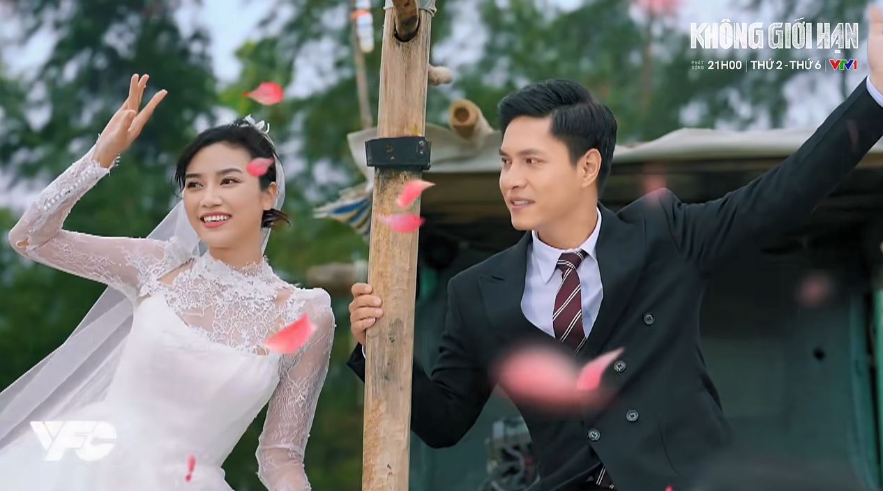 Đ&aacute;m cưới đang viral khắp MXH Việt: C&ocirc; d&acirc;u xinh y&ecirc;u đ&aacute;o để, ch&uacute; rể đẹp trai nhưng &ldquo;mỏ hỗn&rdquo; d&atilde; man- Ảnh 1.