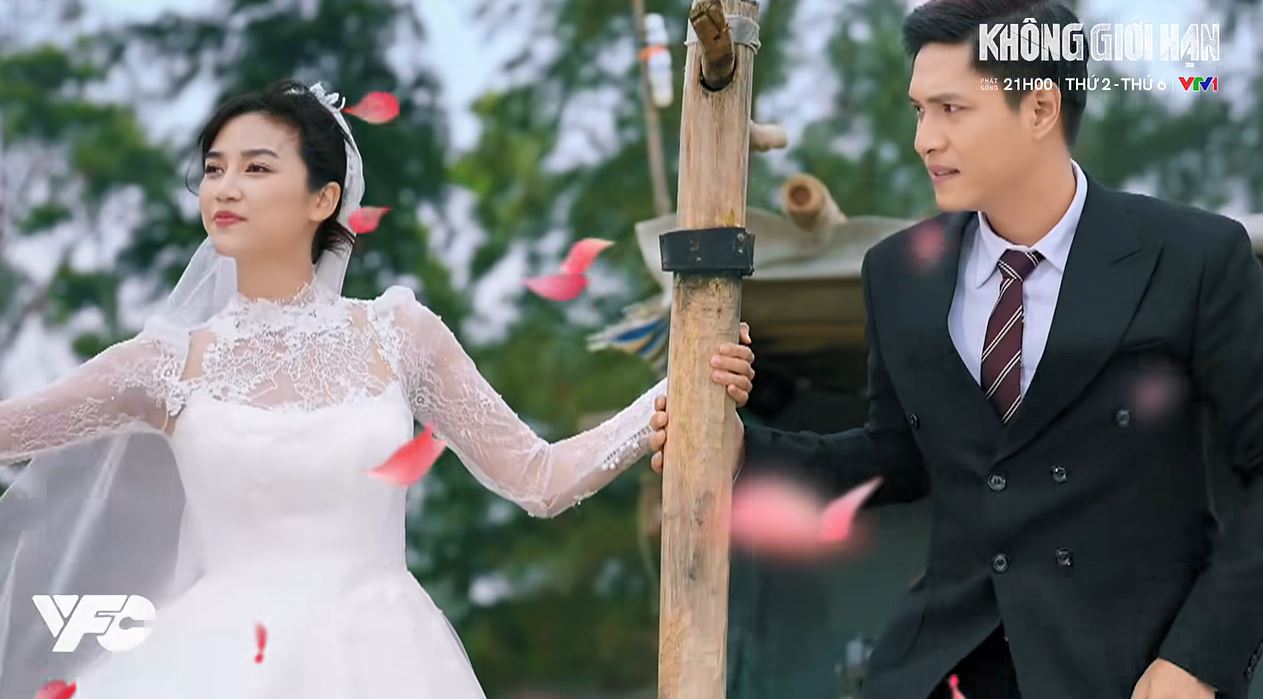 Đ&aacute;m cưới đang viral khắp MXH Việt: C&ocirc; d&acirc;u xinh y&ecirc;u đ&aacute;o để, ch&uacute; rể đẹp trai nhưng &ldquo;mỏ hỗn&rdquo; d&atilde; man- Ảnh 2.