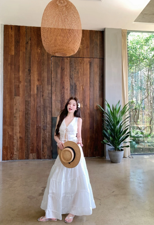 &ldquo;Ti&ecirc;n nữ mukbang&rdquo; Quỳnh Trương ăn th&ugrave;ng uống vại: Visual xinh như b&uacute;p b&ecirc;, style lại chuẩn tiểu thư, nh&igrave;n outfit n&agrave;o cũng muốn mặc theo- Ảnh 25.