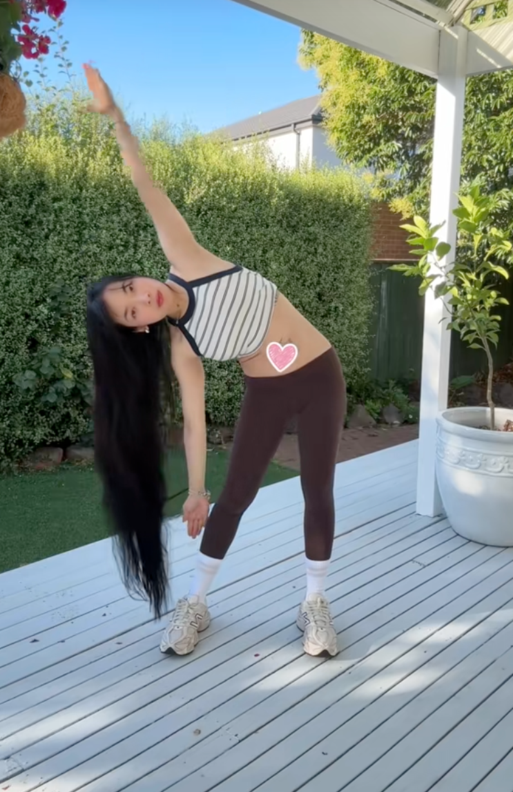 Qu&yacute; c&ocirc; U40 lắc eo 100 lần/ng&agrave;y, duy tr&igrave; suốt 15 năm, d&ugrave; d&aacute;ng đầy đặn hay gầy mảnh vẫn c&oacute; v&ograve;ng 2 thon gọn- Ảnh 14.