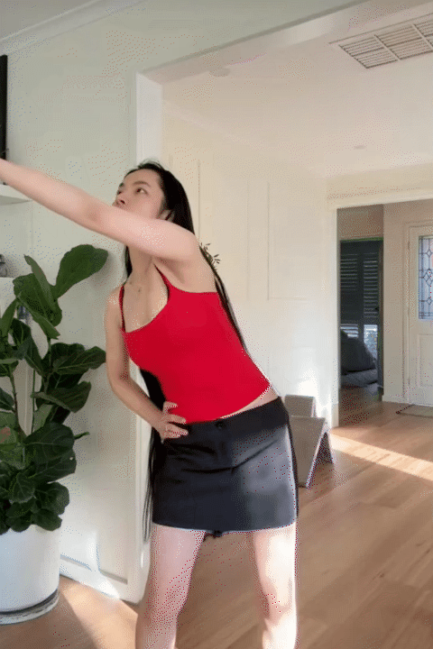 Qu&yacute; c&ocirc; U40 lắc eo 100 lần/ng&agrave;y, duy tr&igrave; suốt 15 năm, d&ugrave; d&aacute;ng đầy đặn hay gầy mảnh vẫn c&oacute; v&ograve;ng 2 thon gọn- Ảnh 10.