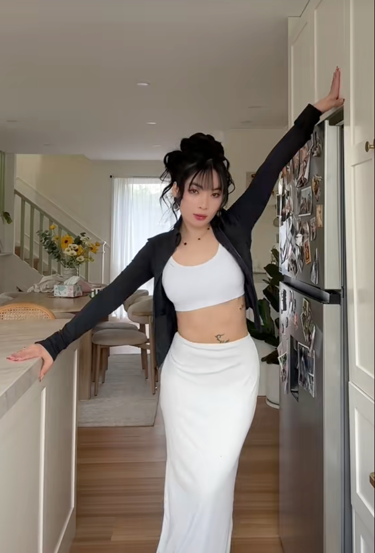 Qu&yacute; c&ocirc; U40 lắc eo 100 lần/ng&agrave;y, duy tr&igrave; suốt 15 năm, d&ugrave; d&aacute;ng đầy đặn hay gầy mảnh vẫn c&oacute; v&ograve;ng 2 thon gọn- Ảnh 17.