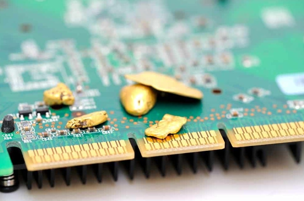 Đừng vội vứt điện thoại, laptop cũ: Tiền cả đấy!- Ảnh 1.