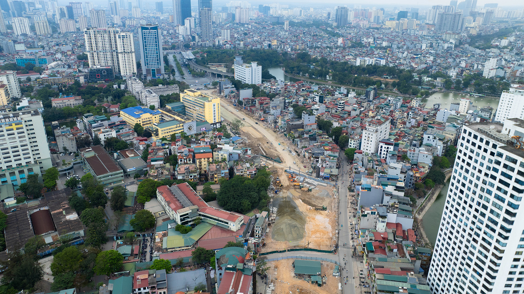 Nhìn từ trên cao, tuyến Vành đai 1 hơn 7.200 tỉ đồng giờ ra sao sau gần 3 tháng thi công?- Ảnh 18. Nhìn từ trên cao, tuyến Vành đai 1 hơn 7.200 tỉ đồng giờ ra sao sau gần 3 tháng thi công?- Ảnh 18.