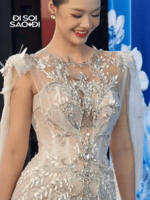 Thảm đỏ Chung kết Miss World Vietnam: Tiểu Vy - Thanh Thuỷ 100 điểm, Ý Nhi tình tứ bên bạn trai, 1 nhân vật xuất hiện thành tâm điểm- Ảnh 12. Thảm đỏ Chung kết Miss World Vietnam: Tiểu Vy - Thanh Thuỷ 100 điểm, Ý Nhi tình tứ bên bạn trai, 1 nhân vật xuất hiện thành tâm điểm- Ảnh 12.