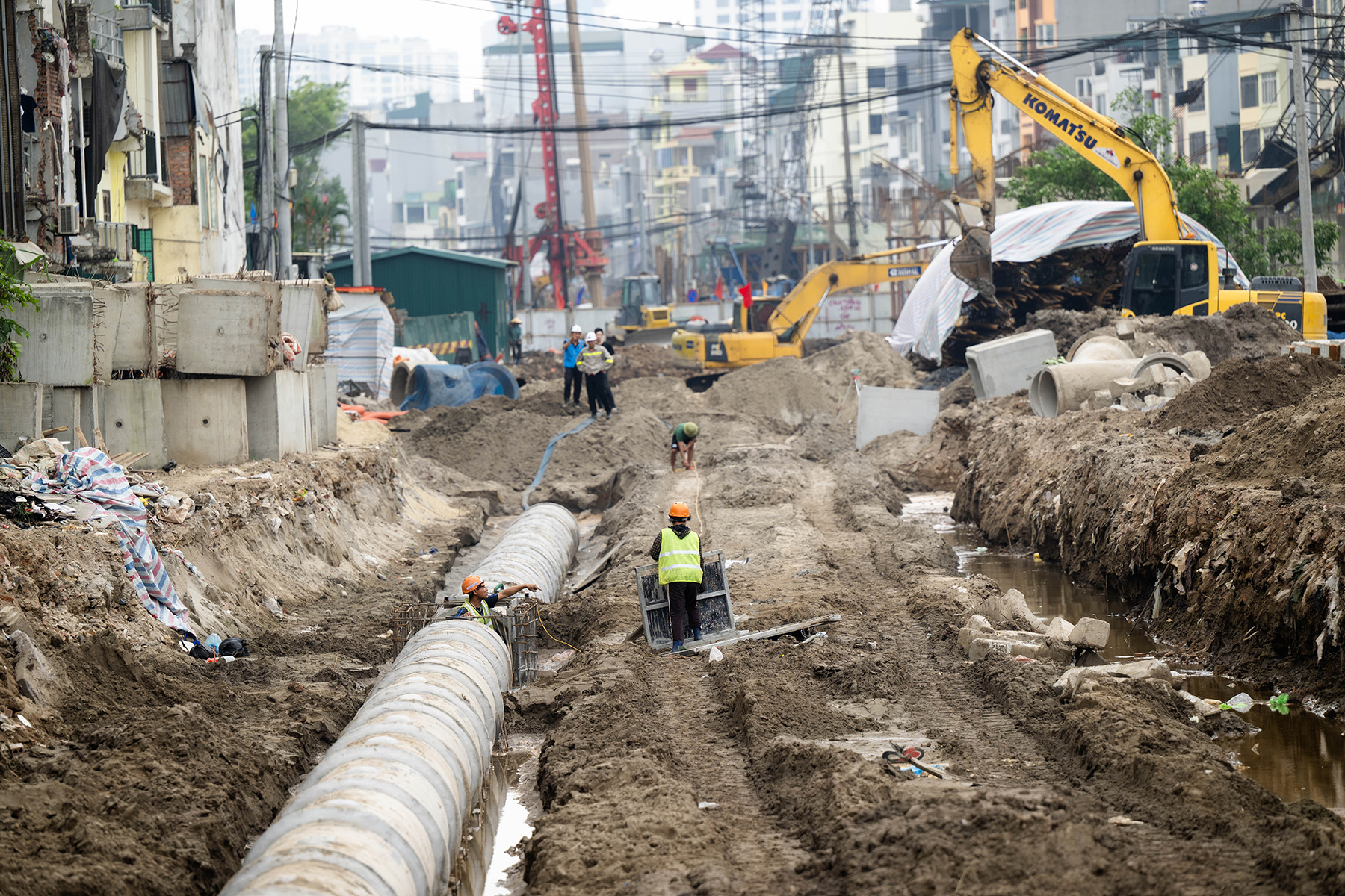 Nhìn từ trên cao, tuyến Vành đai 1 hơn 7.200 tỉ đồng giờ ra sao sau gần 3 tháng thi công?- Ảnh 15. Nhìn từ trên cao, tuyến Vành đai 1 hơn 7.200 tỉ đồng giờ ra sao sau gần 3 tháng thi công?- Ảnh 15.