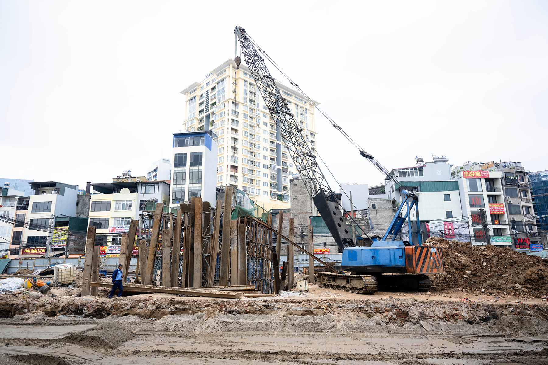 Nhìn từ trên cao, tuyến Vành đai 1 hơn 7.200 tỉ đồng giờ ra sao sau gần 3 tháng thi công?- Ảnh 14. Nhìn từ trên cao, tuyến Vành đai 1 hơn 7.200 tỉ đồng giờ ra sao sau gần 3 tháng thi công?- Ảnh 14.