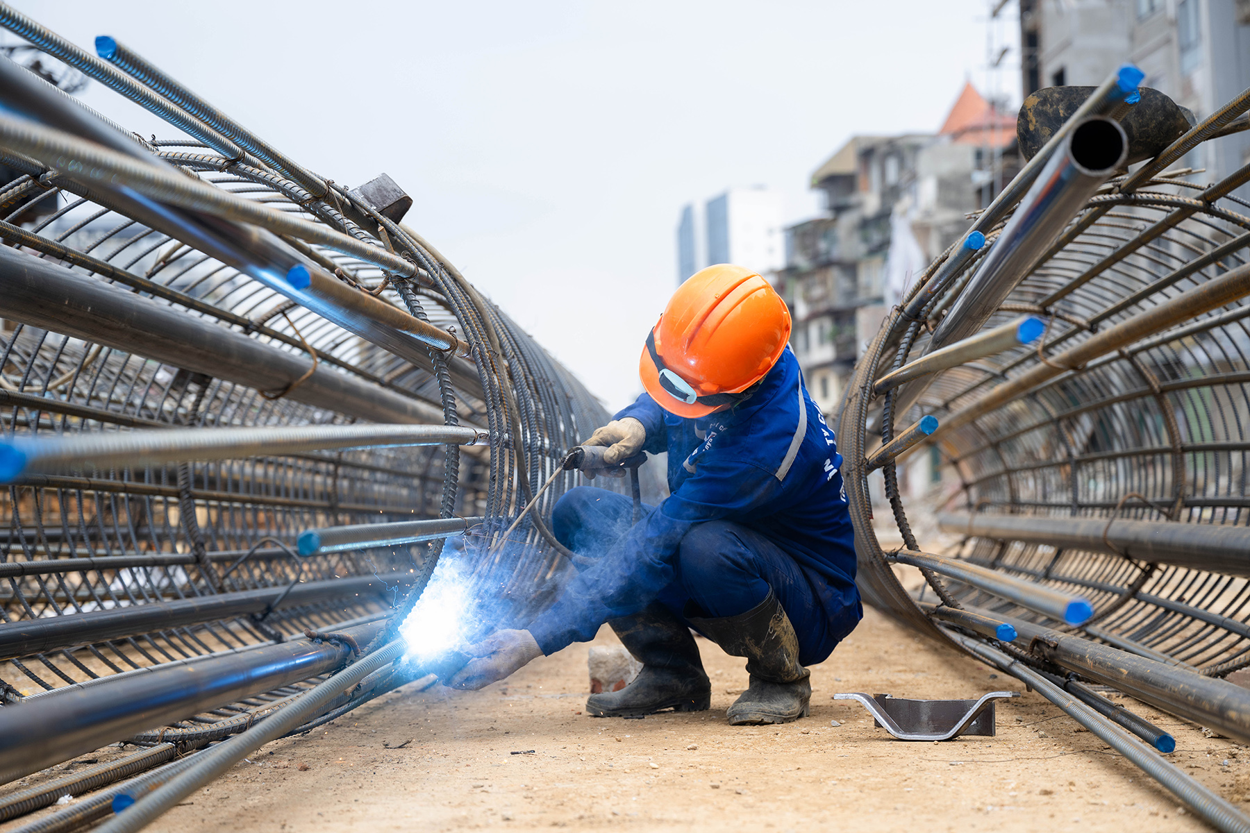 Nhìn từ trên cao, tuyến Vành đai 1 hơn 7.200 tỉ đồng giờ ra sao sau gần 3 tháng thi công?- Ảnh 12. Nhìn từ trên cao, tuyến Vành đai 1 hơn 7.200 tỉ đồng giờ ra sao sau gần 3 tháng thi công?- Ảnh 12.