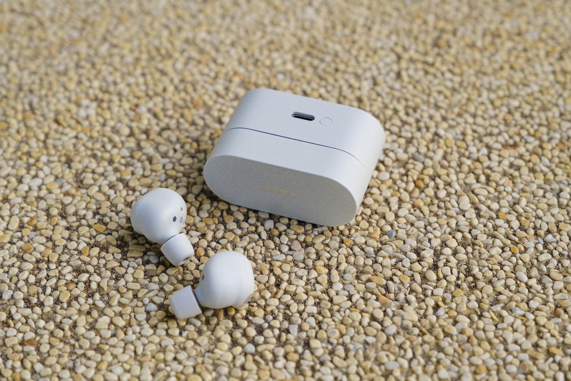 Trải nghiệm tai nghe Sony WF-1000XM6: Thiết kế mới toanh, chất &acirc;m nghe &ldquo;d&iacute;nh&rdquo; tai- Ảnh 2.