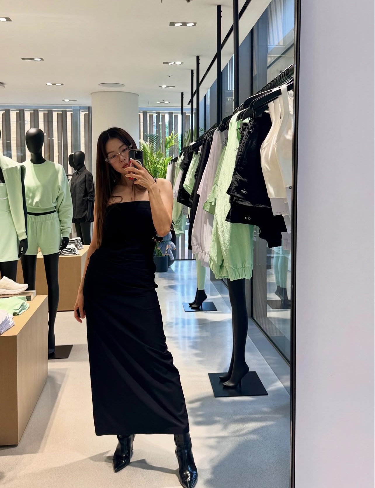 Cựu idol đang khiến cả triệu người m&ecirc;: Visual rạng rỡ, body ai nh&igrave;n cũng nể- Ảnh 8.