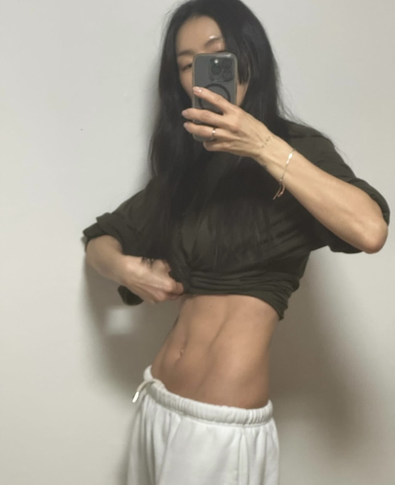 Cựu idol đang khiến cả triệu người m&ecirc;: Visual rạng rỡ, body ai nh&igrave;n cũng nể- Ảnh 3.