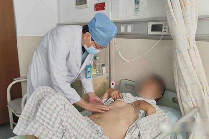 Ng&agrave;y c&agrave;ng c&oacute; nhiều người mắc ung thư gan, b&aacute;c sĩ nhấn mạnh: Th&agrave; ăn cơm kh&ocirc;ng c&ograve;n hơn "no say" với 5 việc n&agrave;y- Ảnh 1.