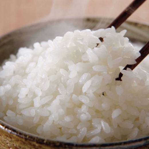 1 mẹo nhỏ gi&uacute;p cơm nguội mềm xốp như mới nấu, chỉ với một vi&ecirc;n đ&aacute;- Ảnh 1.