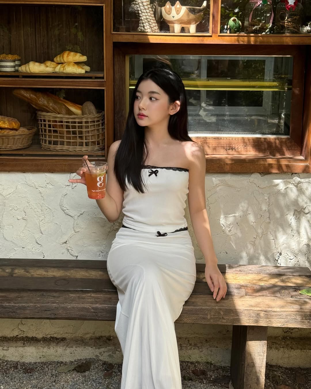 &ldquo;Ti&ecirc;n nữ mukbang&rdquo; Quỳnh Trương ăn th&ugrave;ng uống vại: Visual xinh như b&uacute;p b&ecirc;, style lại chuẩn tiểu thư, nh&igrave;n outfit n&agrave;o cũng muốn mặc theo- Ảnh 4.