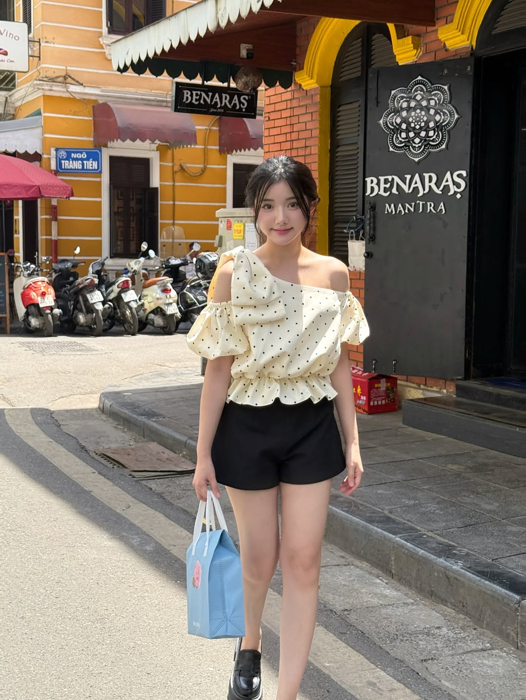 &ldquo;Ti&ecirc;n nữ mukbang&rdquo; Quỳnh Trương ăn th&ugrave;ng uống vại: Visual xinh như b&uacute;p b&ecirc;, style lại chuẩn tiểu thư, nh&igrave;n outfit n&agrave;o cũng muốn mặc theo- Ảnh 7.