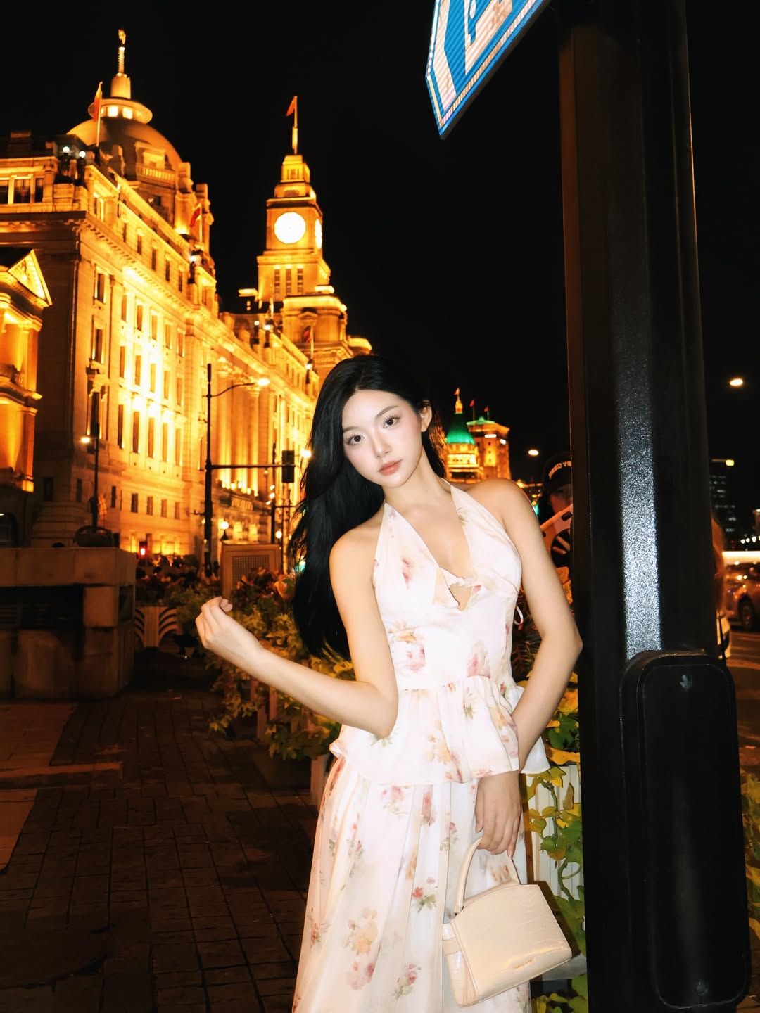 &ldquo;Ti&ecirc;n nữ mukbang&rdquo; Quỳnh Trương ăn th&ugrave;ng uống vại: Visual xinh như b&uacute;p b&ecirc;, style lại chuẩn tiểu thư, nh&igrave;n outfit n&agrave;o cũng muốn mặc theo- Ảnh 3.