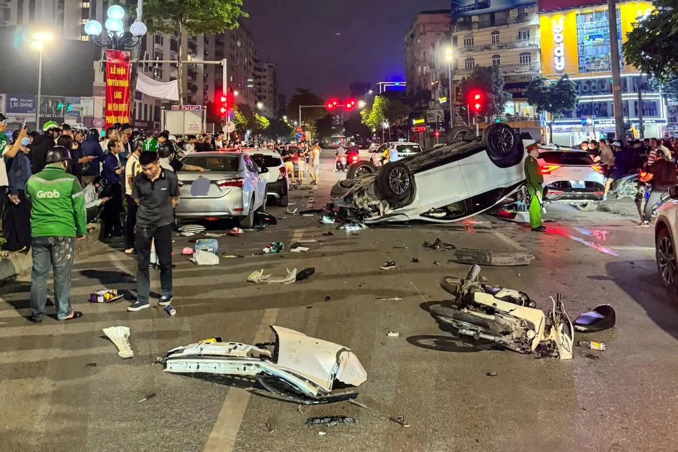 Vụ Lexus g&acirc;y tai nạn li&ecirc;n ho&agrave;n ở H&agrave; Nội: G&oacute;c nh&igrave;n ph&aacute;p l&yacute; từ luật sư- Ảnh 1.