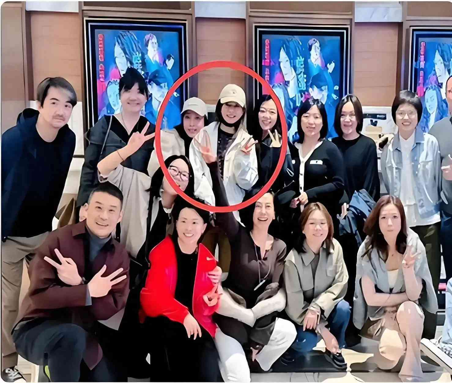 Triệu Vy dừng lại đi: G&acirc;y tội lỗi kh&oacute; tha thứ c&ograve;n chơi chi&ecirc;u l&aacute;ch luật phong s&aacute;t, hi&ecirc;n ngang đi sự kiện- Ảnh 1.