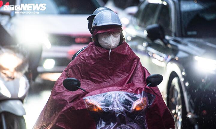 V&igrave; sao s&aacute;ng nay H&agrave; Nội mưa d&ocirc;ng, sấm s&eacute;t li&ecirc;n hồi?- Ảnh 2.