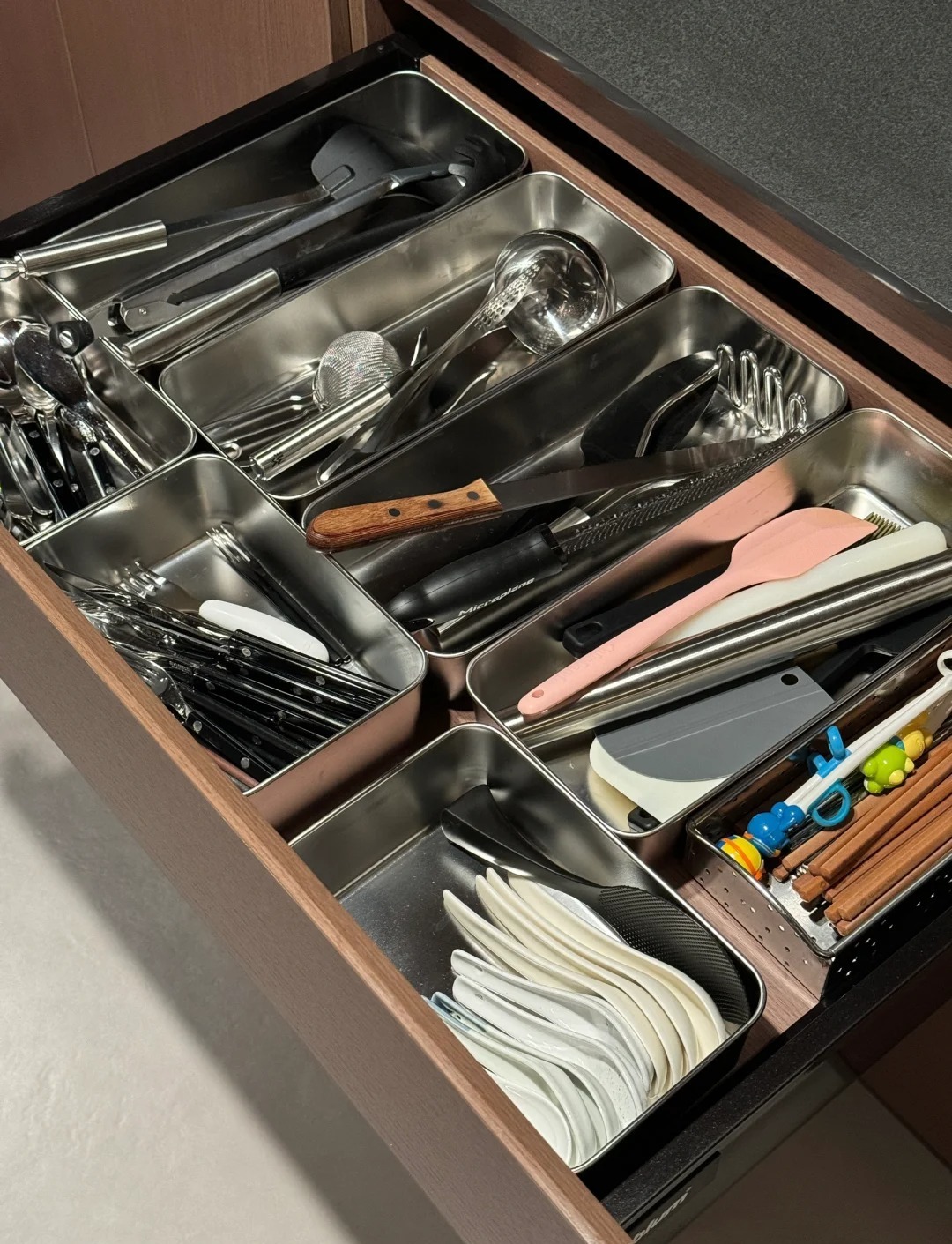 Đến nh&agrave; bạn học, t&ocirc;i "đổ gục" khi nh&igrave;n v&agrave;o căn bếp vỏn vẹn 2m&sup2;- Ảnh 4.