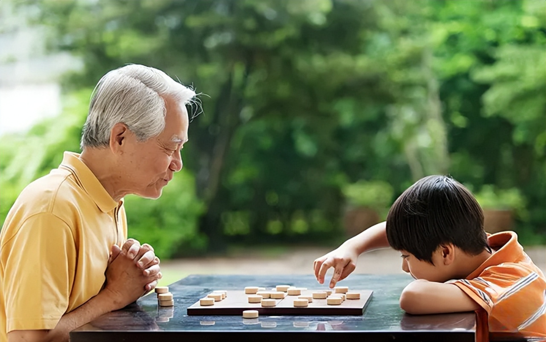 Phỏng vấn gia đ&igrave;nh 100 học sinh xuất sắc, gi&aacute;o sư ĐH "Harvard ch&acirc;u &Aacute;" ph&aacute;t hiện 3 điểm chung, &acirc;m thầm quyết định cả tương lai- Ảnh 1.