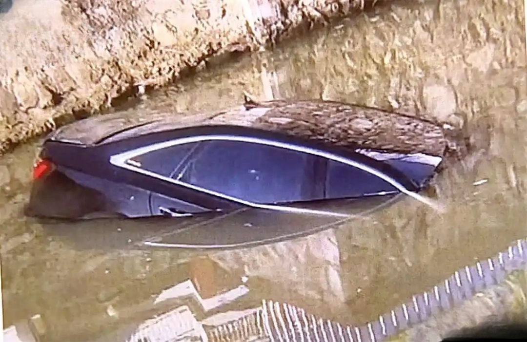 Xe Audi 1,6 tỷ đồng lao xuống ao, c&ocirc;ng ty bảo hiểm từ chối bồi thường với kết luận: &ldquo;C&oacute; dấu hiệu chủ xe cố t&igrave;nh&rdquo;- Ảnh 2.