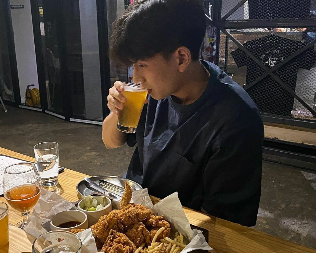 Ng&agrave;y c&agrave;ng nhiều người "trẻ măng" bị suy tim, b&aacute;c sĩ n&oacute;i thẳng: 4 đồ uống n&agrave;y "PH&Aacute; TIM" nhanh hơn thức khuya- Ảnh 3.