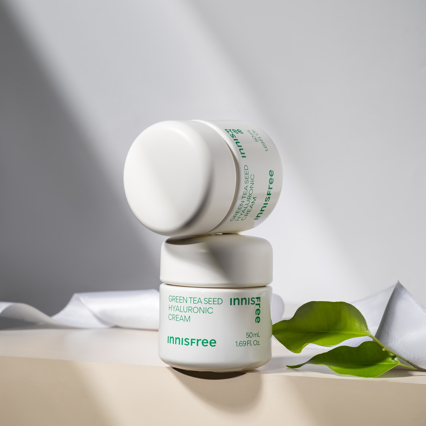 5 lọ kem dưỡng ẩm mỏng nhẹ kh&ocirc;ng g&acirc;y b&iacute;t tắc lỗ ch&acirc;n l&ocirc;ng, d&ugrave;ng được từ giờ tới hết m&ugrave;a h&egrave;- Ảnh 3.