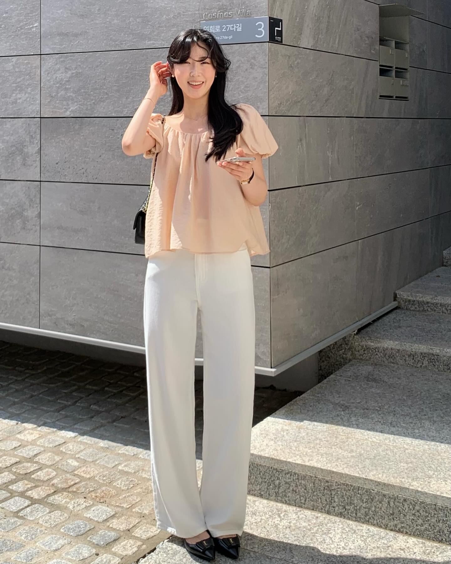 Tủ đồ m&ugrave;a h&egrave; tối giản cần c&oacute; g&igrave;: Chị em n&ecirc;n sắm lu&ocirc;n 5 item- Ảnh 5.