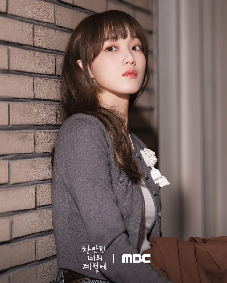 Nữ thần c&ocirc;ng sở đẹp nhất m&agrave;n ảnh H&agrave;n 2026: Biến văn ph&ograve;ng th&agrave;nh s&agrave;n diễn thời trang, cả ch&acirc;u &Aacute; muốn học lỏm- Ảnh 6.