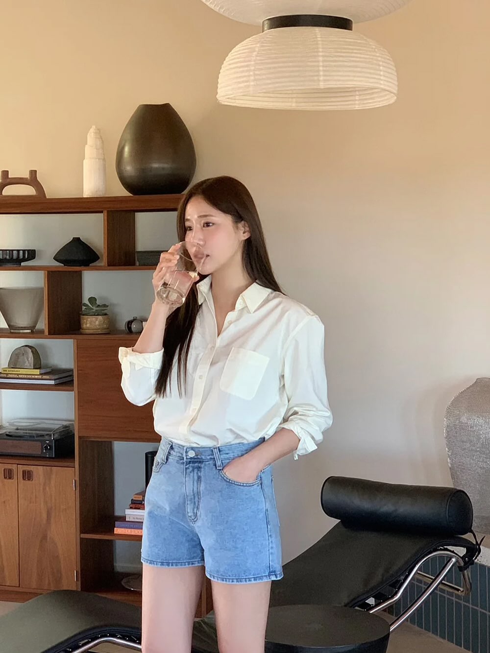 Tủ đồ m&ugrave;a h&egrave; tối giản cần c&oacute; g&igrave;: Chị em n&ecirc;n sắm lu&ocirc;n 5 item- Ảnh 10.