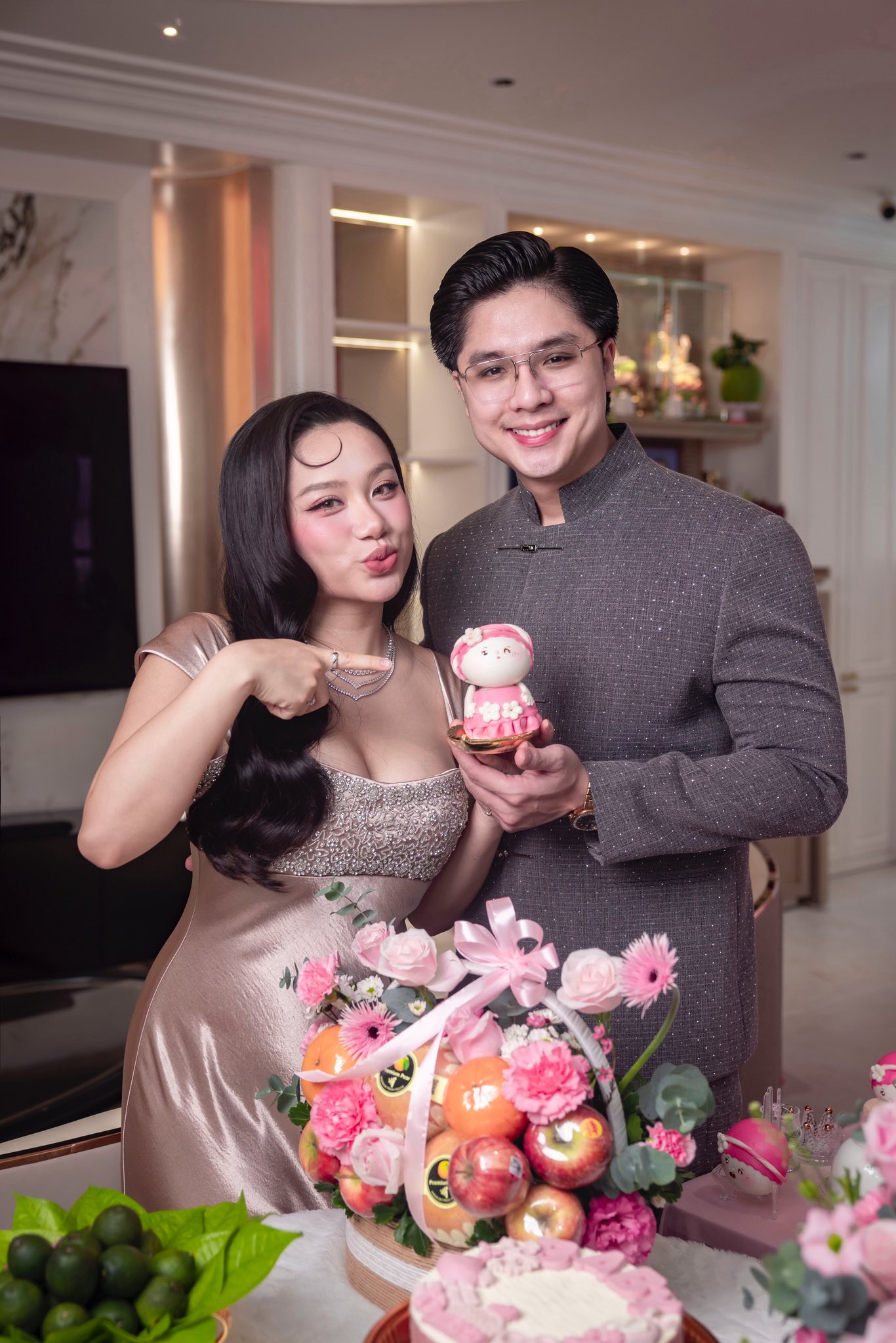 T&igrave;nh h&igrave;nh 1.050 c&acirc;y v&agrave;ng của vợ &Aacute; qu&acirc;n 3 Si&ecirc;u mẫu Thể h&igrave;nh thế giới 2022- Ảnh 5.