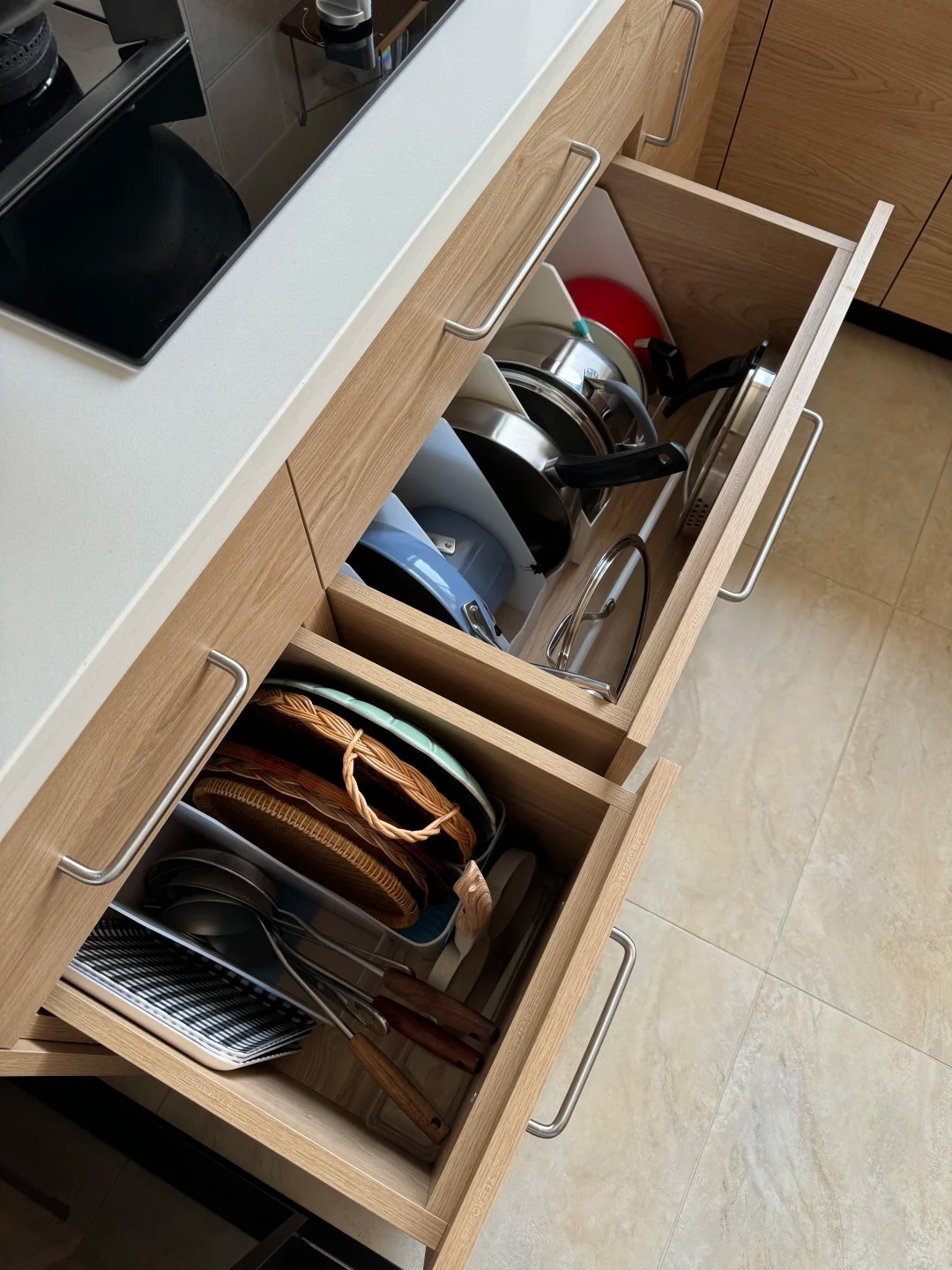 Đến nh&agrave; bạn học, t&ocirc;i "đổ gục" khi nh&igrave;n v&agrave;o căn bếp vỏn vẹn 2m&sup2;- Ảnh 8.