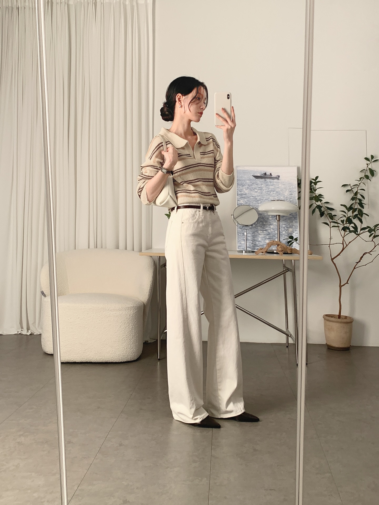 V&igrave; sao n&ecirc;n mặc &aacute;o s&aacute;ng m&agrave;u trong m&ugrave;a xu&acirc;n h&egrave;: Ngắm 5 c&ocirc;ng thức tuyệt xinh n&agrave;y l&agrave; chị em biết l&yacute; do- Ảnh 13.