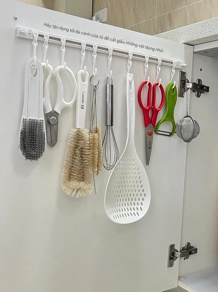 Đến nh&agrave; bạn học, t&ocirc;i "đổ gục" khi nh&igrave;n v&agrave;o căn bếp vỏn vẹn 2m&sup2;- Ảnh 3.