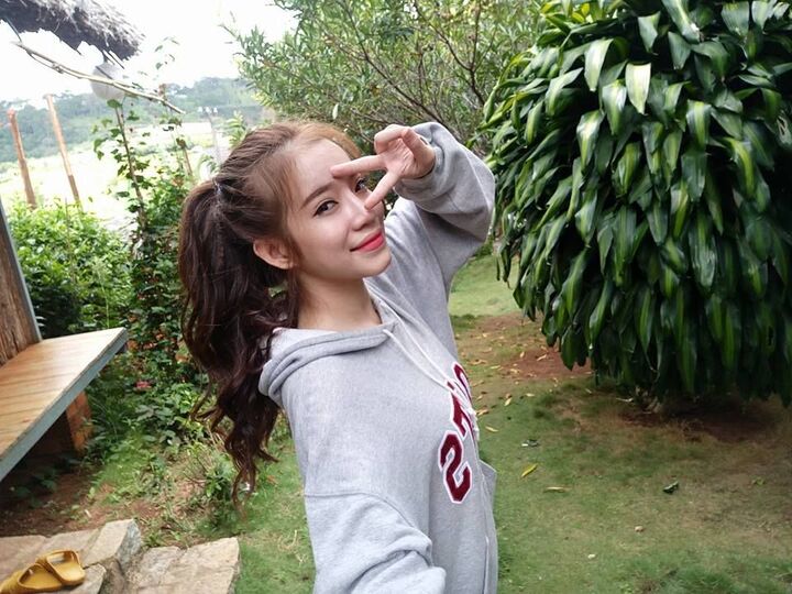 Nhan sắc thời chưa nổi tiếng của "chị Bờ Vai" bất ngờ g&acirc;y sốt trở lại- Ảnh 3.