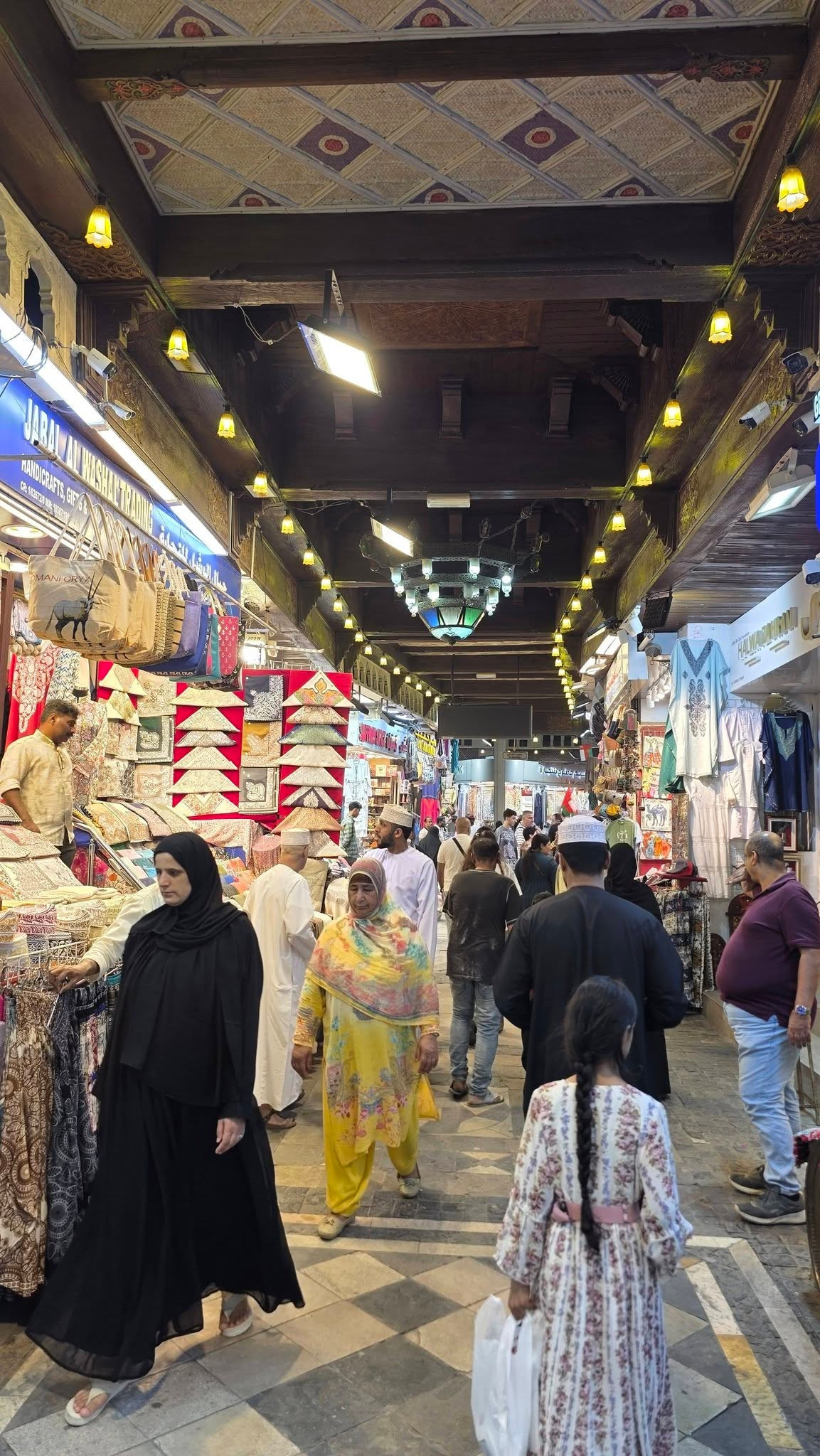 Du kh&aacute;ch Việt kẹt ở Trung Đ&ocirc;ng kể cảm gi&aacute;c "đứng giữa ranh giới sinh tử"- Ảnh 6.