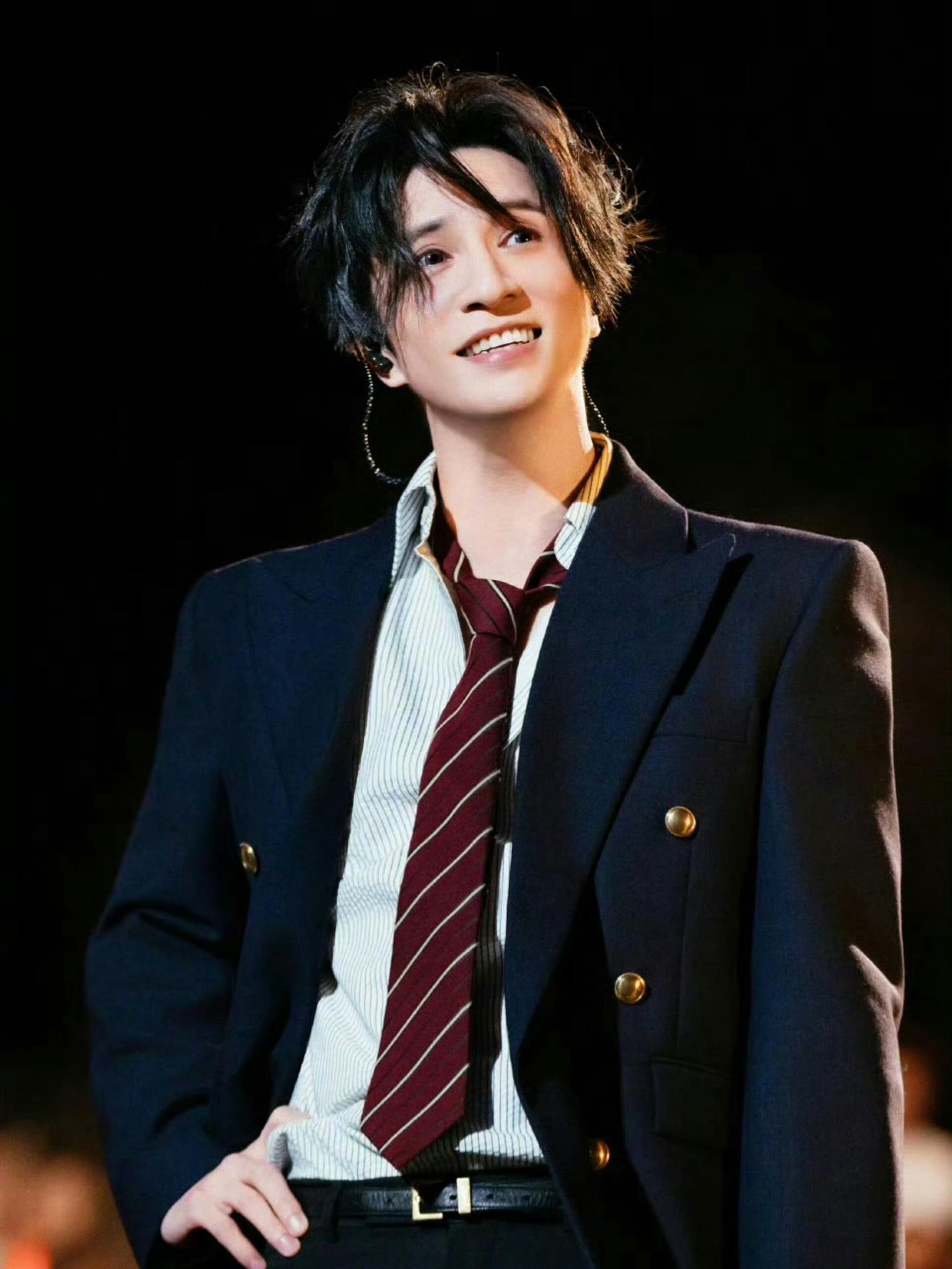 Ca sĩ Tiết Chi Khiêm bị bạn gái cũ Ca sĩ Tiết Chi Khiêm bị bạn gái cũ